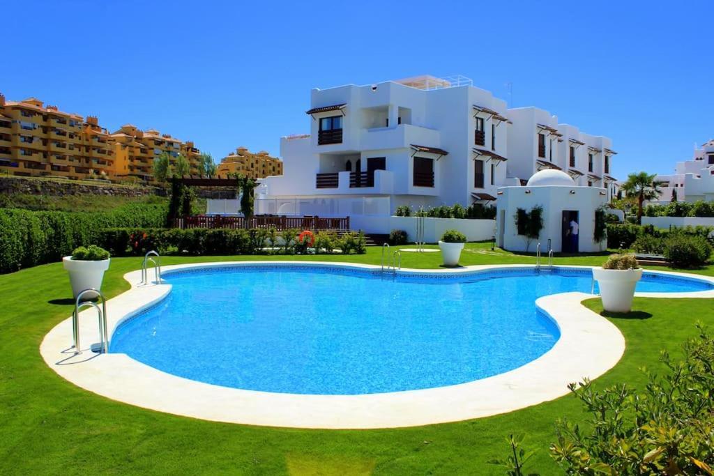 Apartamento Luxury In Golf Hills, Estepona. *